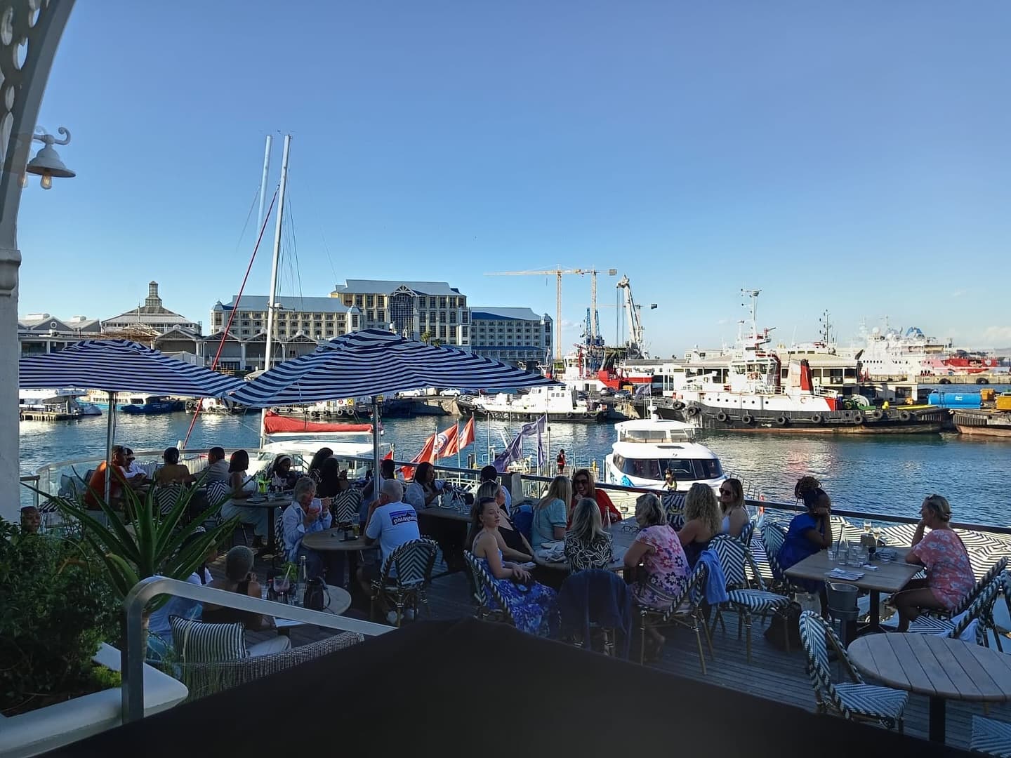 Life Grand Cafe Waterfront