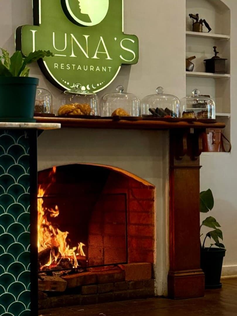 Luna's Restaurant