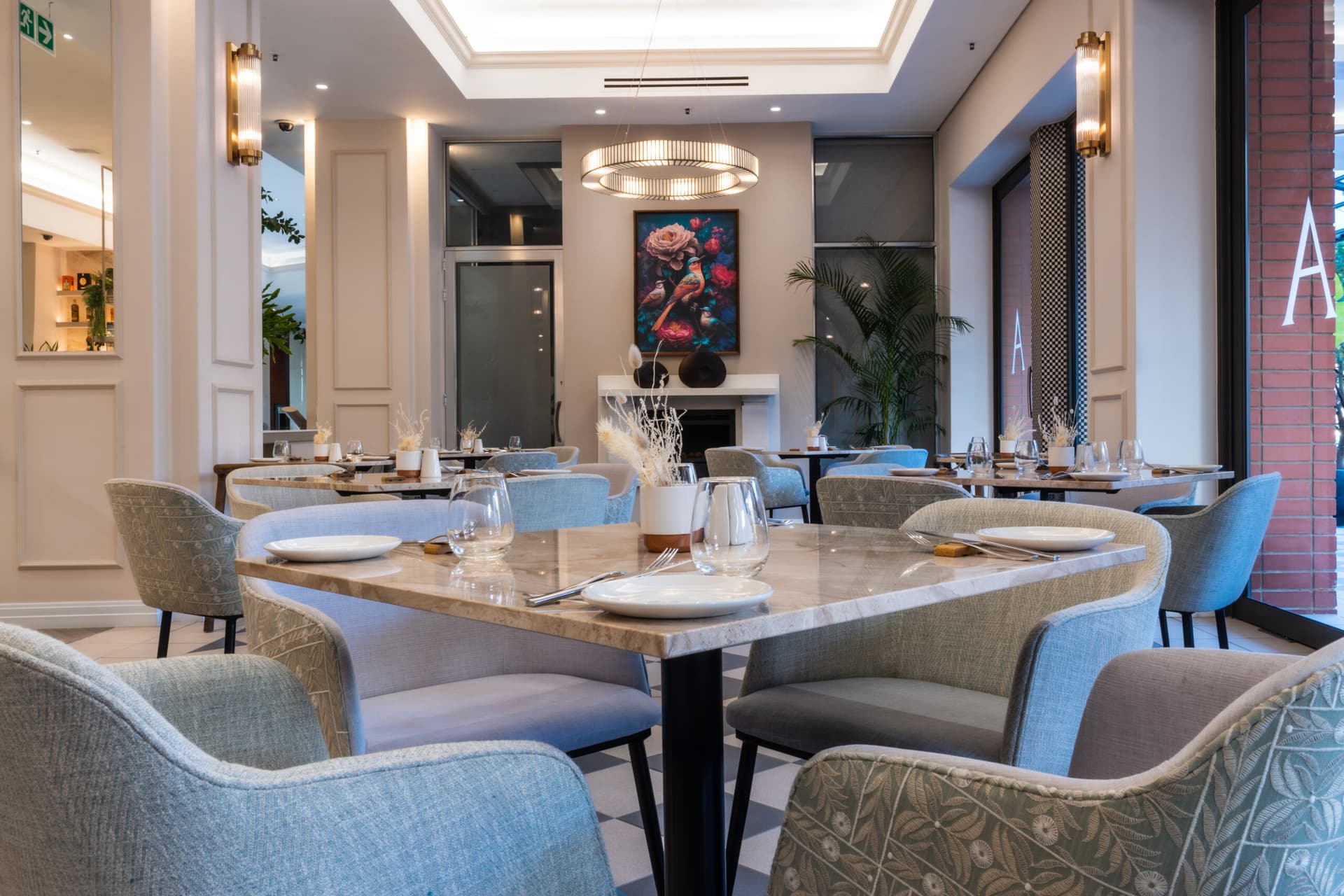 Aduna Bistro