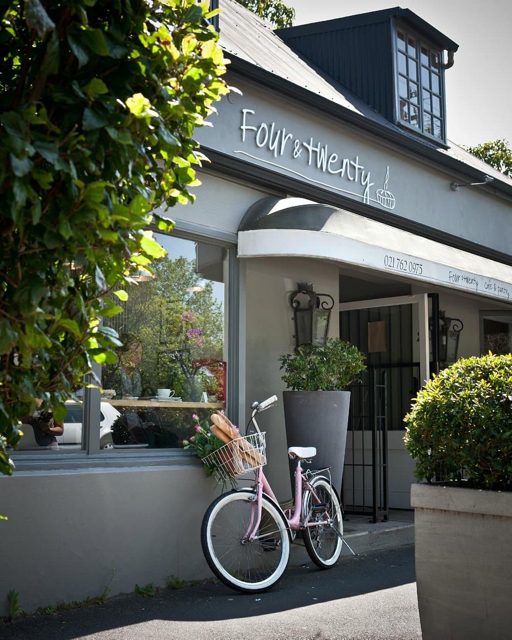 Four & Twenty Cafe